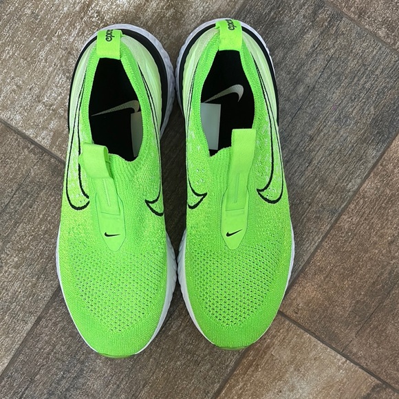 Nike Ladies Lime Green Running Shoes size 9 - Picture 9 of 10